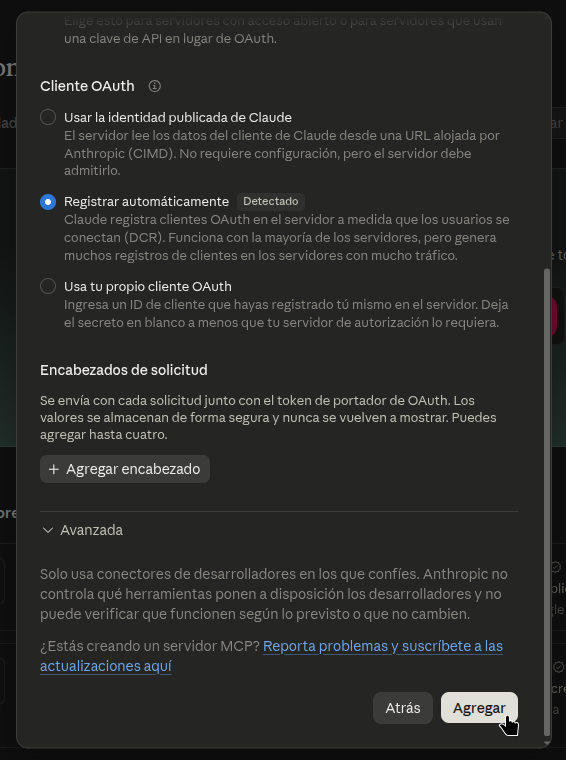 Opciones de cliente OAuth de Claude con «Registrar automáticamente» seleccionado y el cursor sobre el botón Agregar.